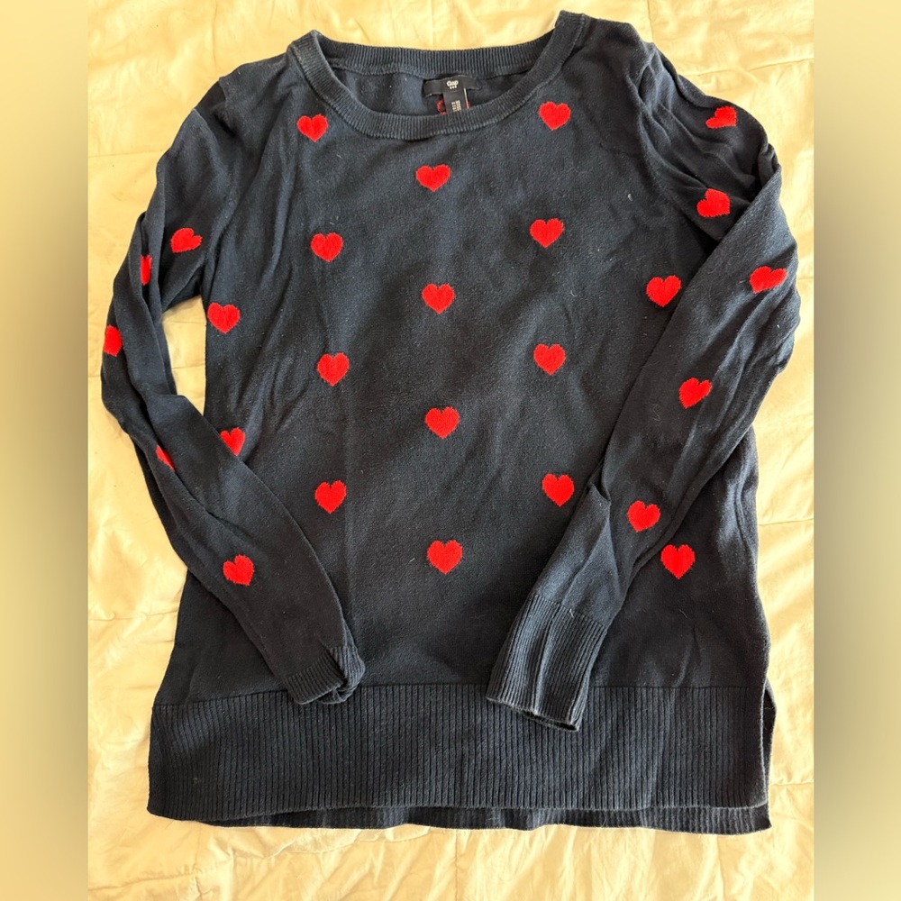 Gap navy and red heart sweater